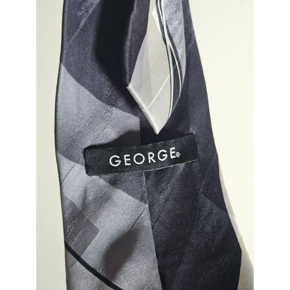 George Men's Necktie Silver Black Gray Geometric Abstract Design 100% Silk Tie